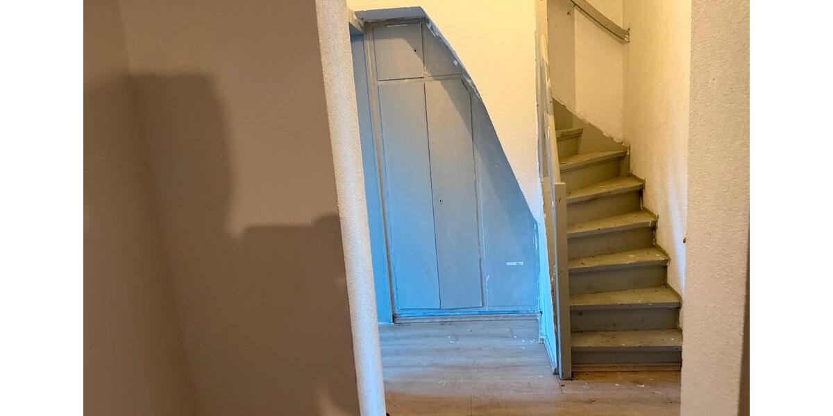 Duisburg Neudorf DG 3,5 Zimmer Terasse zu Vermieten 3 zimmer