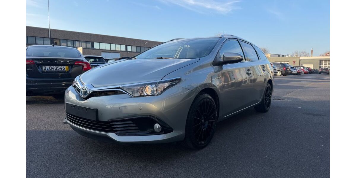 Toyota Auris 118.540 km 12.990 &euro; Düsseldorf 40233