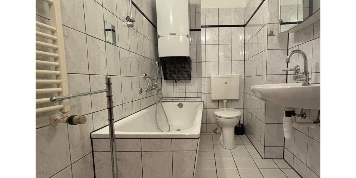 Renditestarkes MFH + 7 Garagen in Duisburg-Dellviertel 14 zimmer