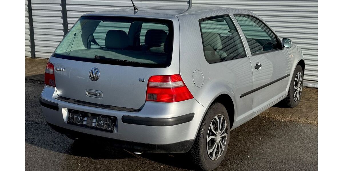 VW Golf 91.150 km 4.890 &euro; Solingen 42719