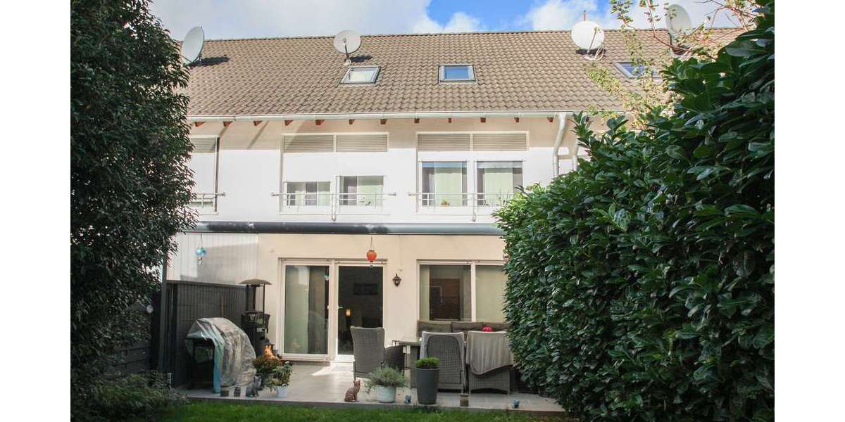 Haus zum Kaufen in Düsseldorf 618.000 € 145 m² 5 zimmer