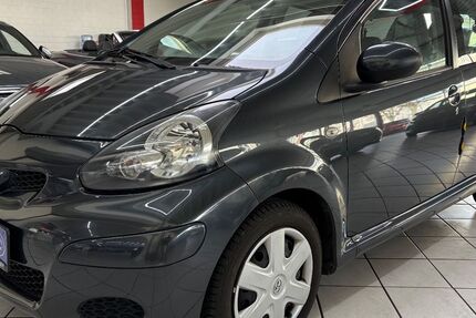 Toyota Aygo (X) 60.000 km 6.800 &euro; Leverkusen 51371