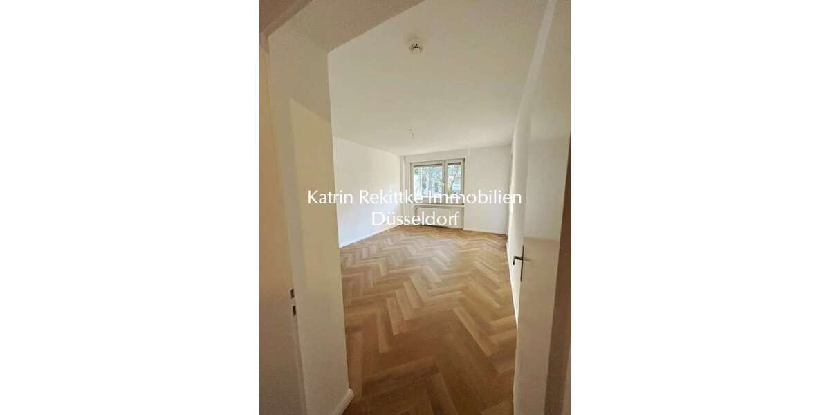 Etagenwohnung Düsseldorf Grafenberg - 4 Zimmer, 106 m&sup2;, 1.800&euro; | Angebot:26739083
