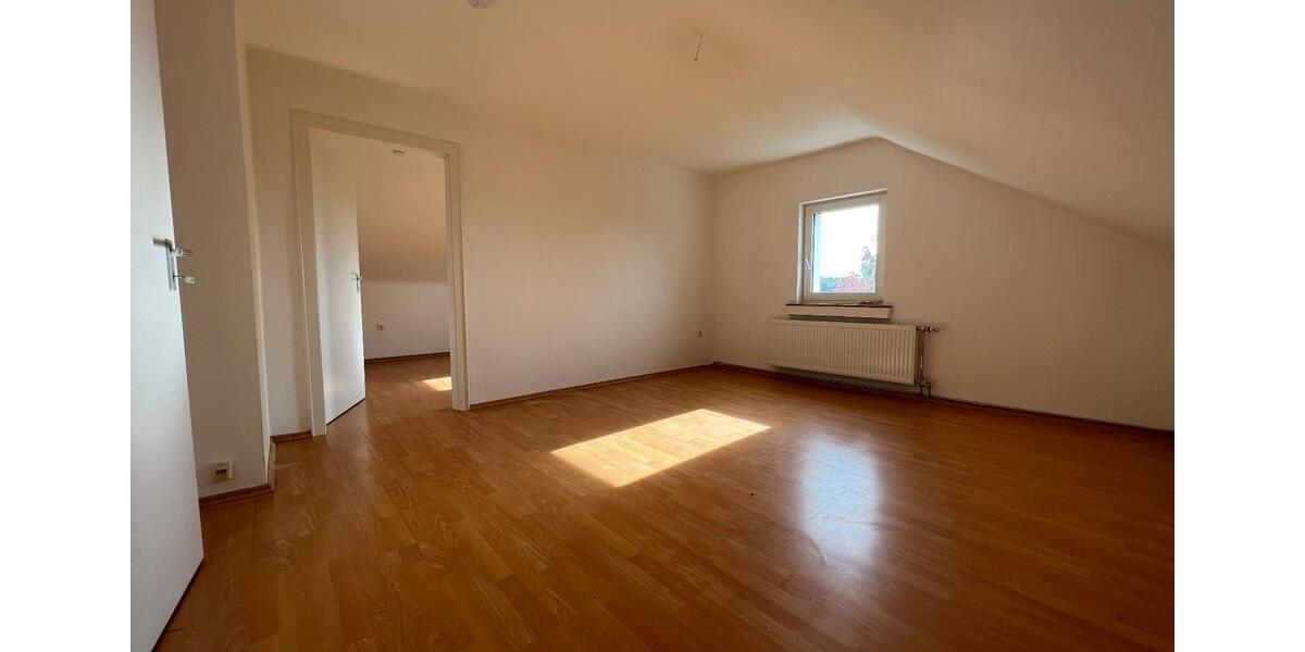 Dachgeschoßwohnung Leichlingen (Rheinland) - 2 Zimmer, 40 m&sup2;, 380&euro; | Angebot:26144285