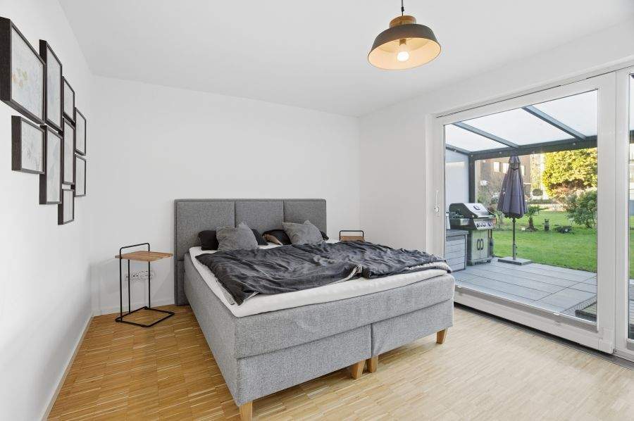 Etagenwohnung Düsseldorf Hassels - 2 Zimmer, 83 m&sup2;, 325.000&euro; | Angebot:24974732