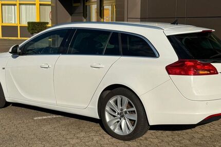 Opel Insignia 104.000 km 7.999 € Moers 47441