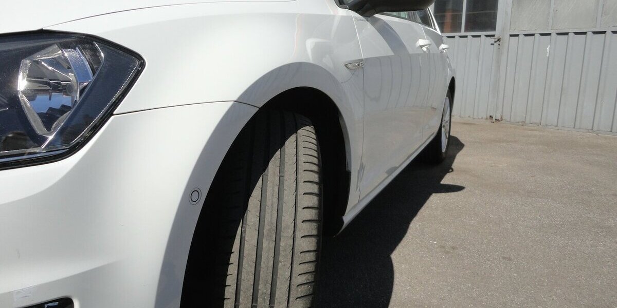 VW Golf Cup 1,4 DGS, Klimatr.SHZ.PDC V+H / HU neu 147.000 km 9.999 &euro; Neuss 41462