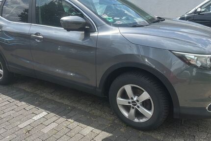 Nissan Qashqai 159.500 km 7.899 &euro; Düsseldorf 40231