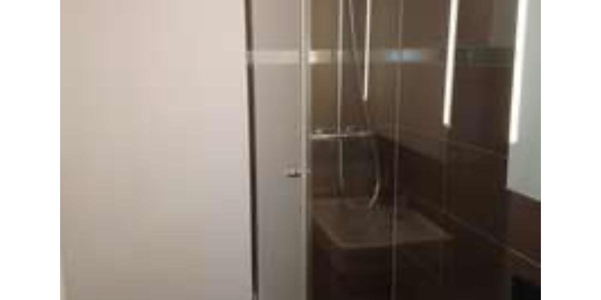 NE-Holzheim: 2-Zimmer-Wohnung, Wohnküche mit EBK und Balkon 2 zimmer