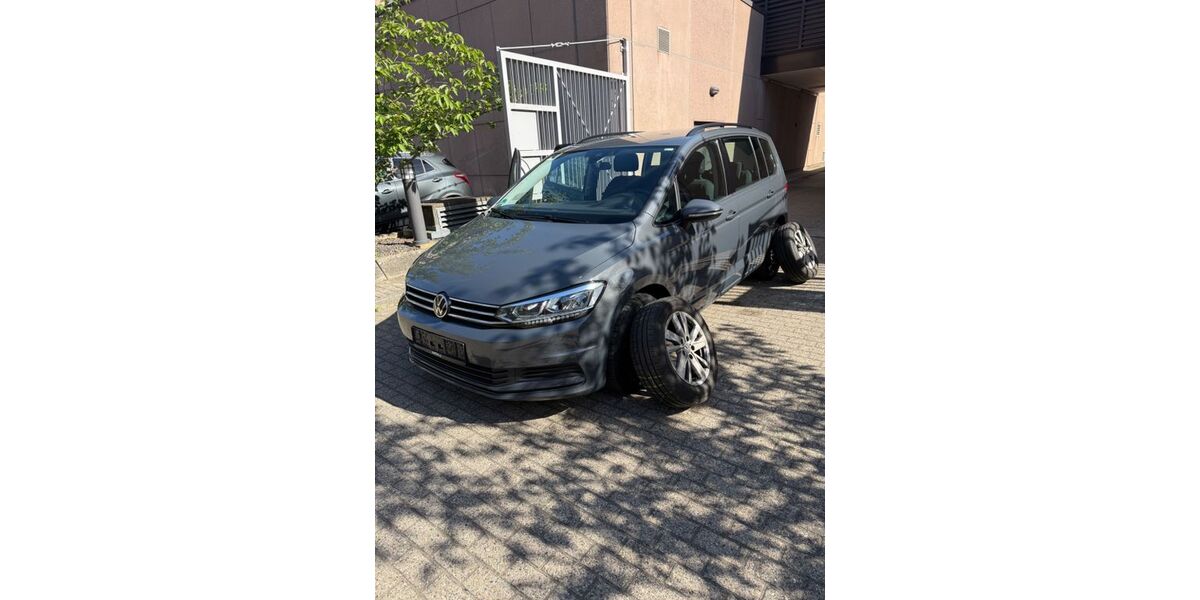 VW Touran 139.670 km 18.990 &euro; Ratingen 40880