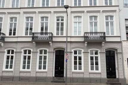 Wohnung zum Kaufen in Krefeld-Stadtmitte 215.000 € 77 m² 2 zimmer