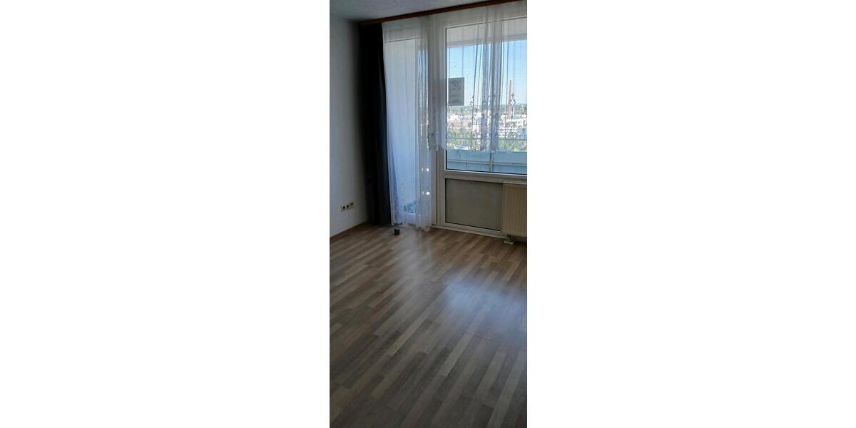 Ruhiges Apartment mit Balkon & Aufzug – zentrale Lage 1 zimmer