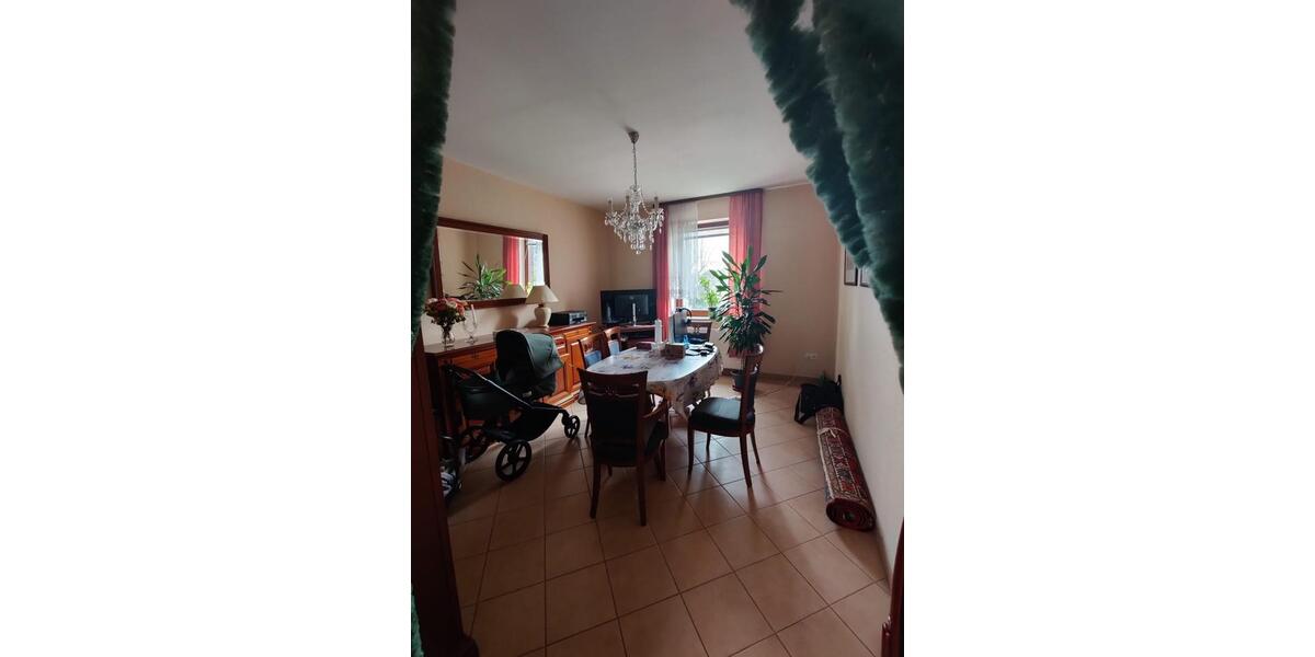 Etagenwohnung Neuss Gnadental - 4 Zimmer, 107 m&sup2;, 2.100&euro; | Angebot:26428285