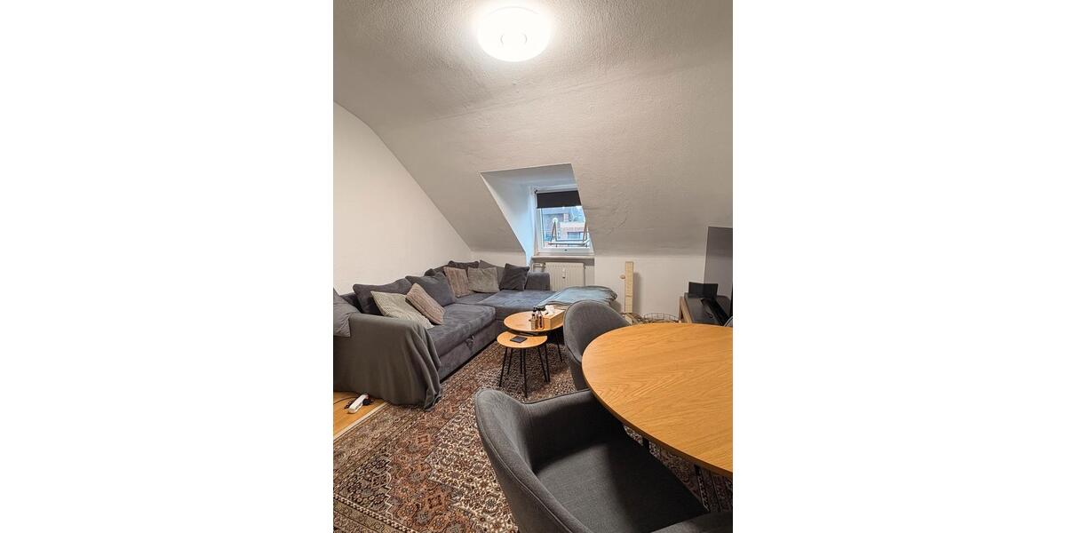 Schöne 2-Zimmer-Dachgeschosswohnung (51 m²) in zentraler Lage 2 zimmer