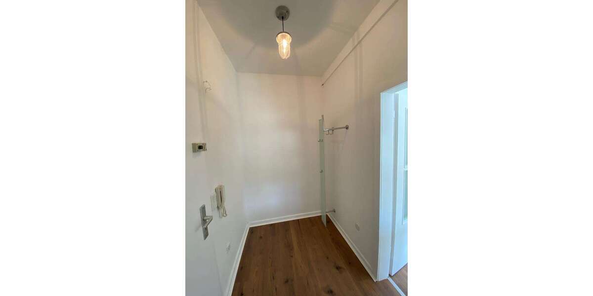 D-Zoo, attraktive möbl. 2 Zi. ETW, ruhig und Zentral , ca. 40qm Wfl., 8qm Nfl. im Keller zimmer