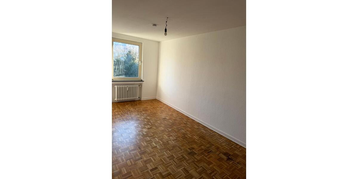 Etagenwohnung Krefeld - 4 Zimmer, 96 m&sup2;, 725&euro; | Angebot:25646816