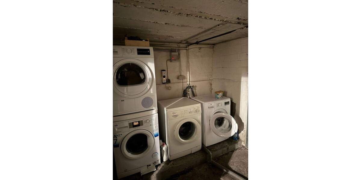 Mehrfamilienhaus mit Gewerbeeinheit im Hof am Innenhafen 1 zimmer