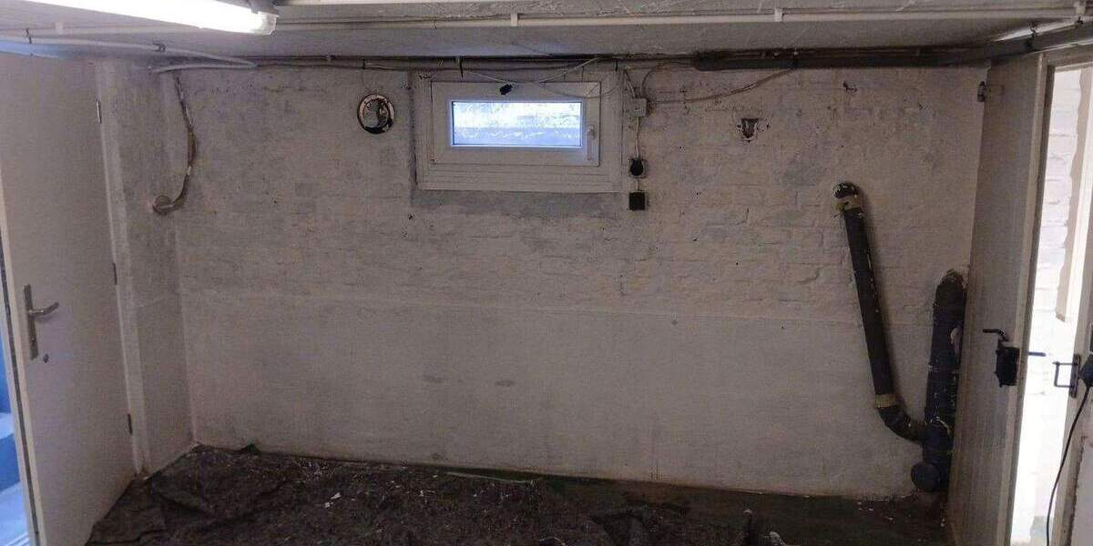 Charmante Doppelhaushälfte mit Hobbyraum, Garagen und idyllischem Garten in Mettmann 1 zimmer