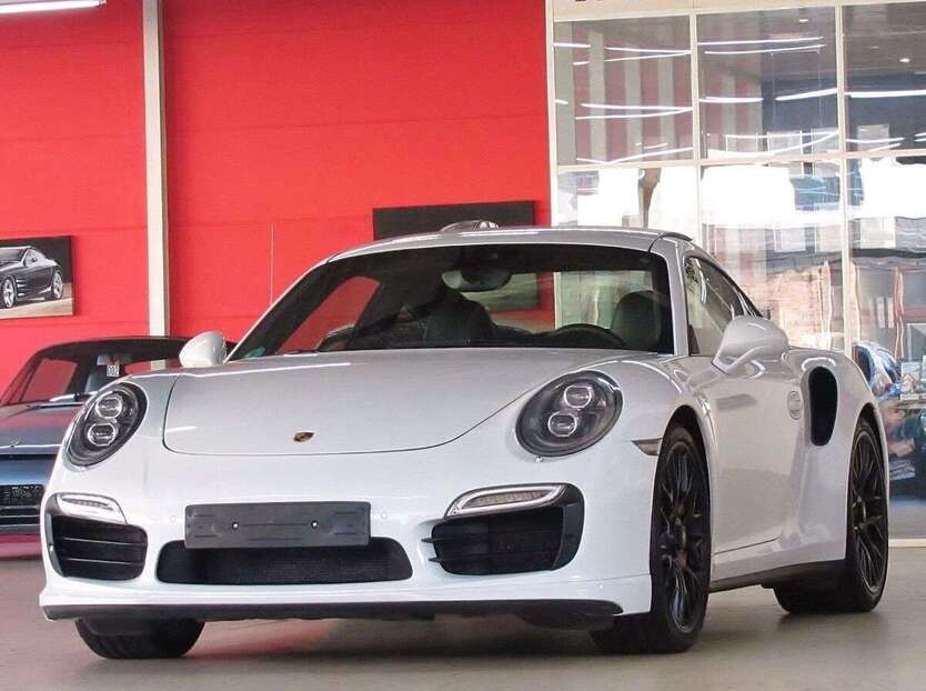 Porsche 911 30.000 km 119.850 € Köln 50739
