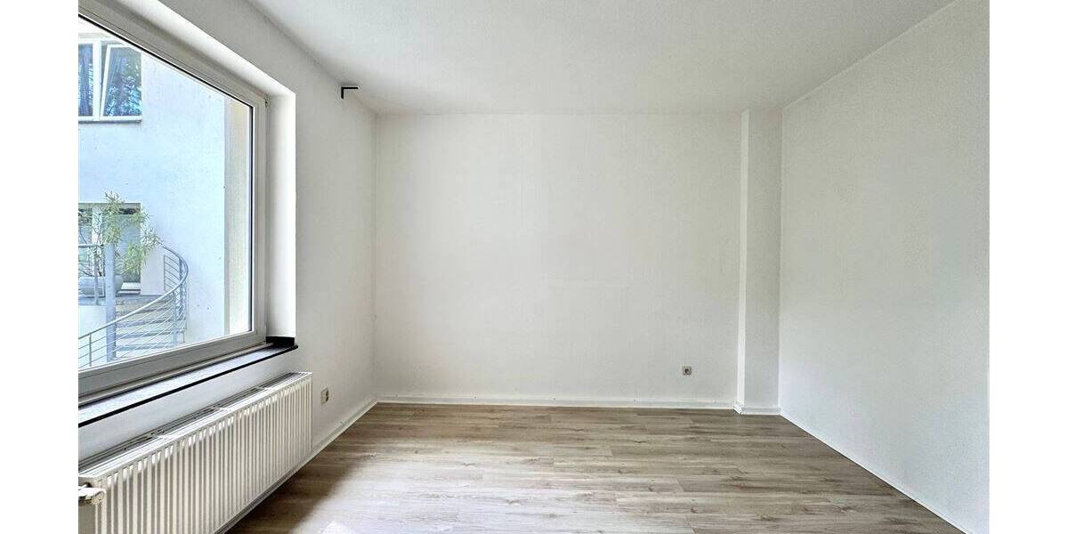 Etagenwohnung Düsseldorf Golzheim - 3 Zimmer, 1.350&euro; | Angebot:26863243