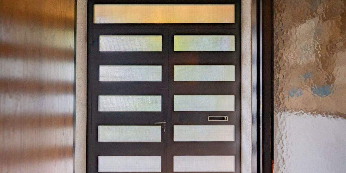 Krefeld Dyk-Lage: Großzügiges Einfamilienhaus mit Doppelgarage in gefragter, ruhiger Lage! 7 zimmer