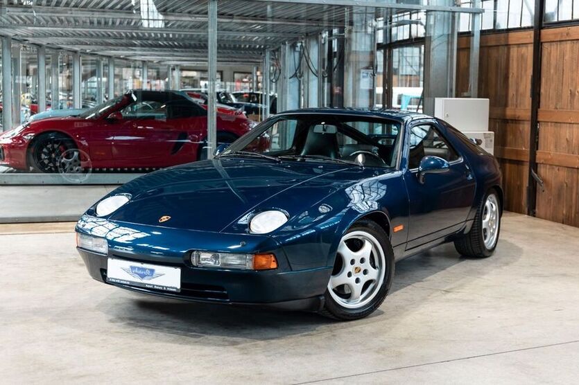 928