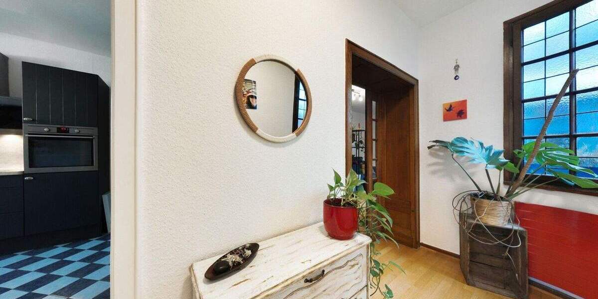 Sanierte Stadtwohnung mit Parkett, Einbauküche, großzügiger Terrasse und Glasfaser 4 zimmer