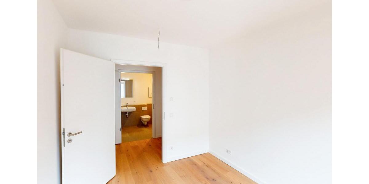 Dachgeschoßwohnung Düsseldorf Stadtbezirk 3 - 5 Zimmer, 129 m&sup2;, 2.470&euro; | Angebot:25614432