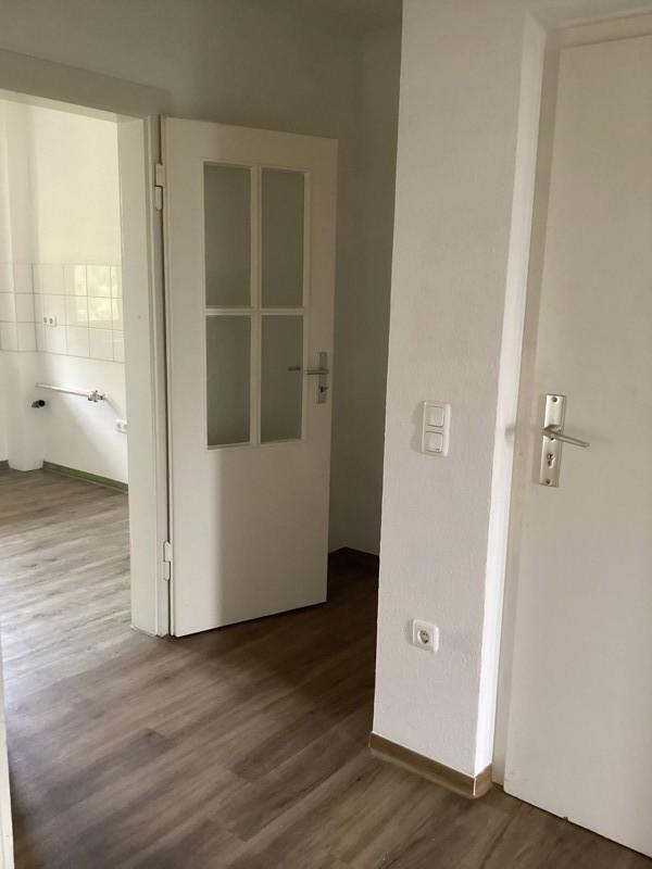 Gemütliche 2-Zi.-Whg. mit neuem Bad und sonnigem Balkon zimmer