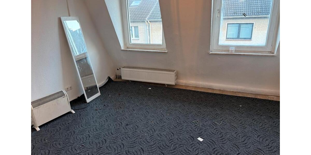 Duisburg Neudorf DG 3,5 Zimmer Terasse zu Vermieten 3 zimmer