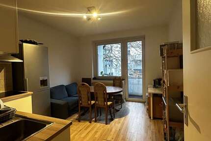 Wohnung zum Kaufen in Düsseldorf 295.000 € 80 m² 4 zimmer