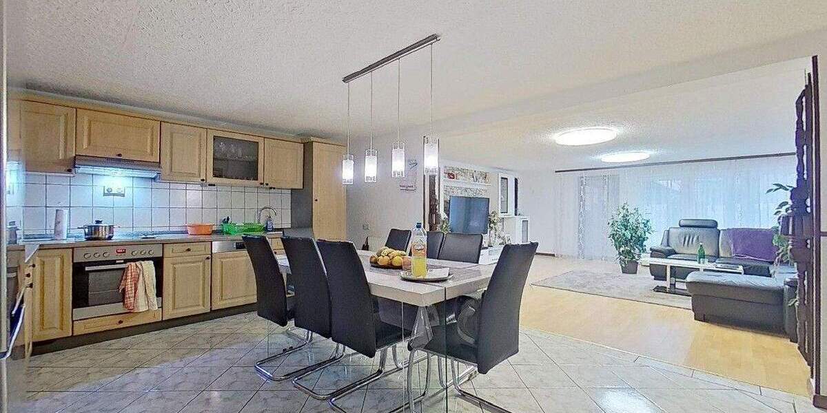 Raumwunder ! Hier ist Platz für alle im Zweifamilienhaus im Neusser Süden 8 zimmer