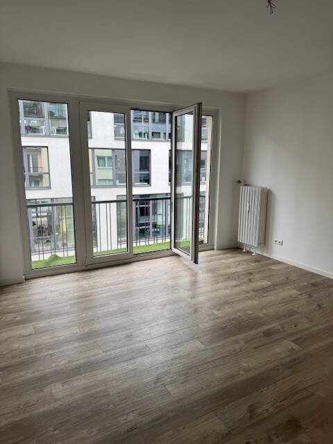 Aufwendig sanierte 3 Zimmerwohnung mit einem Austritt in unmittelbarer Dom und Rheinnähe!