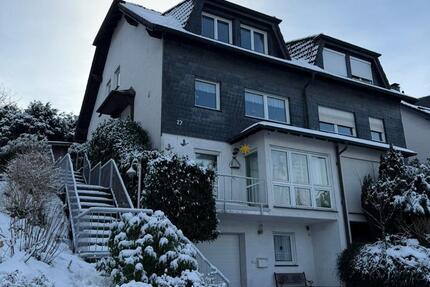 Gepflegte Doppelhaushälfte mit Garten, Fußbodenheizung & Garage 5 zimmer