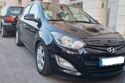 Hyundai i20 212.461 km 2.600 &euro; Düsseldorf 40468