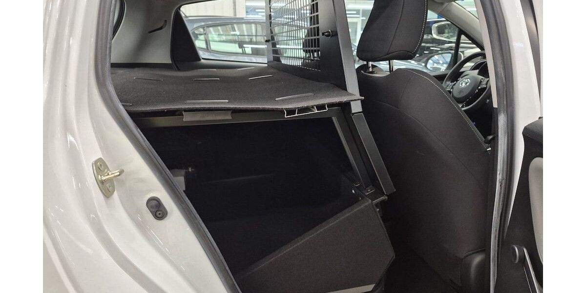 Toyota Yaris 30.000 km 13.000 &euro; Düsseldorf 40237