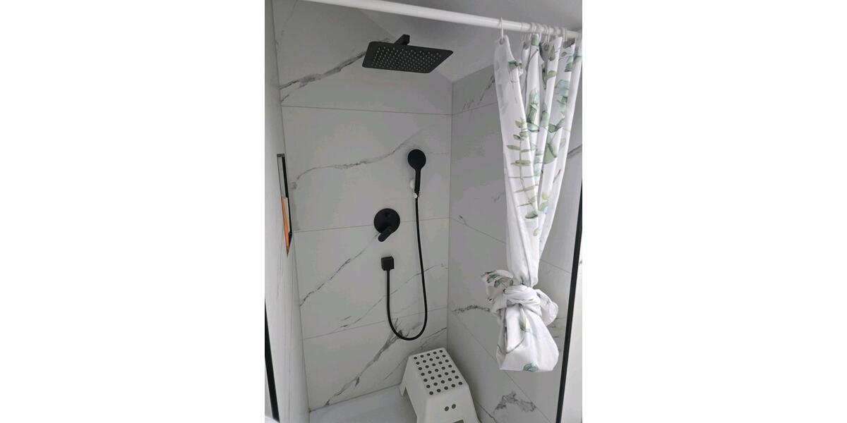 Dachgeschoßwohnung Duisburg Mittelmeiderich - 3.5 Zimmer, 85 m&sup2;, 1.350&euro; | Angebot:25287098