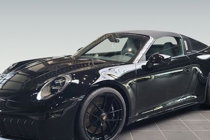 Porsche 992 3.000 km 201.798 € Willich 47877