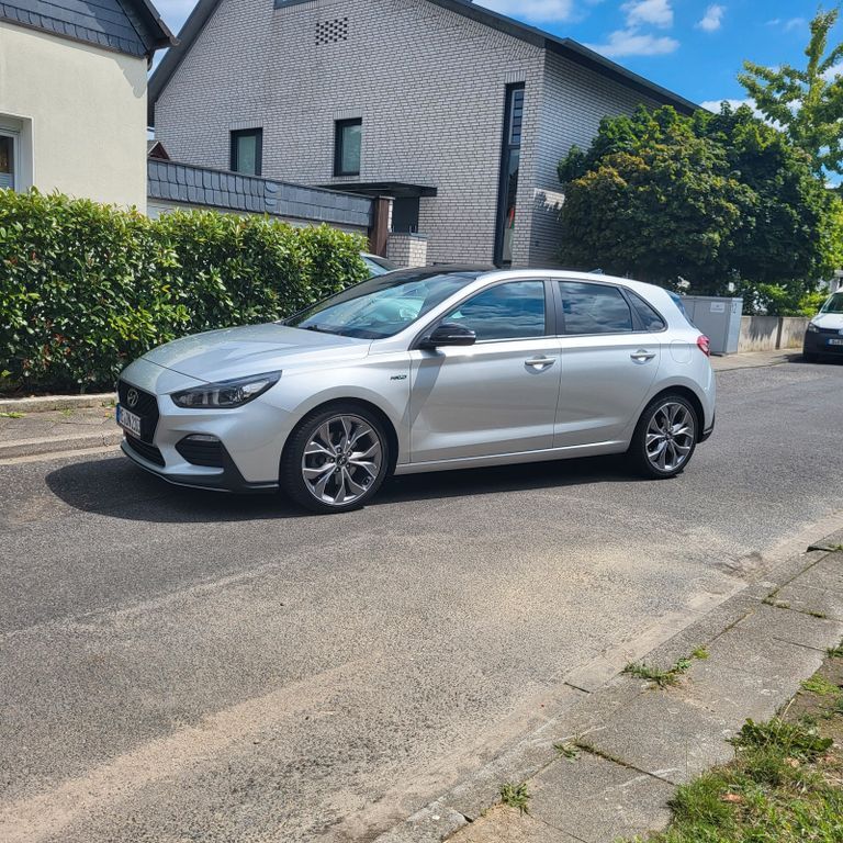 i30