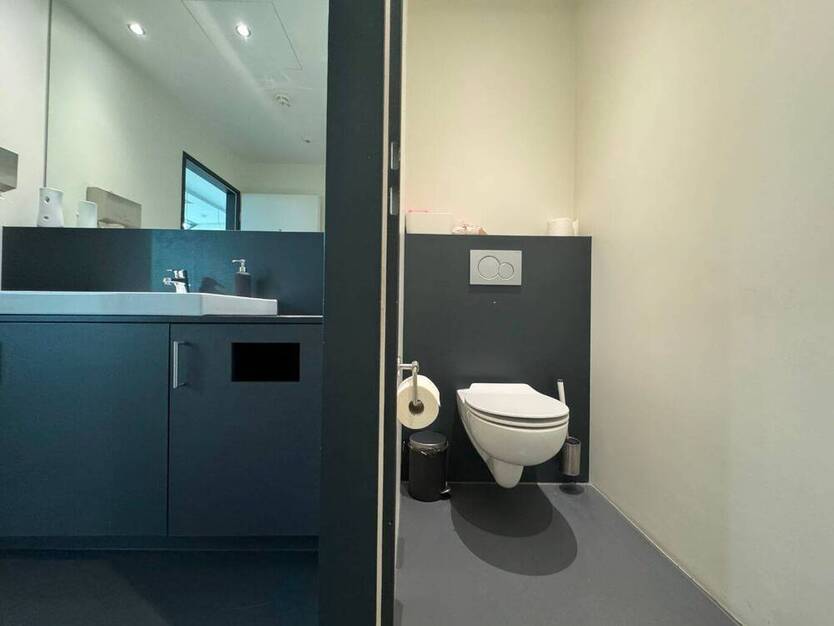 Großes Büro mit Blick über den Medienhafen - All-in-Miete