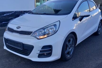 Kia Rio 116.895 km 4.880 &euro; Mönchengladbach 41063