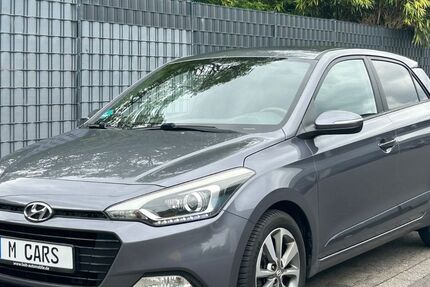 Hyundai i20 121.000 km 7.850 &euro; Solingen 42655