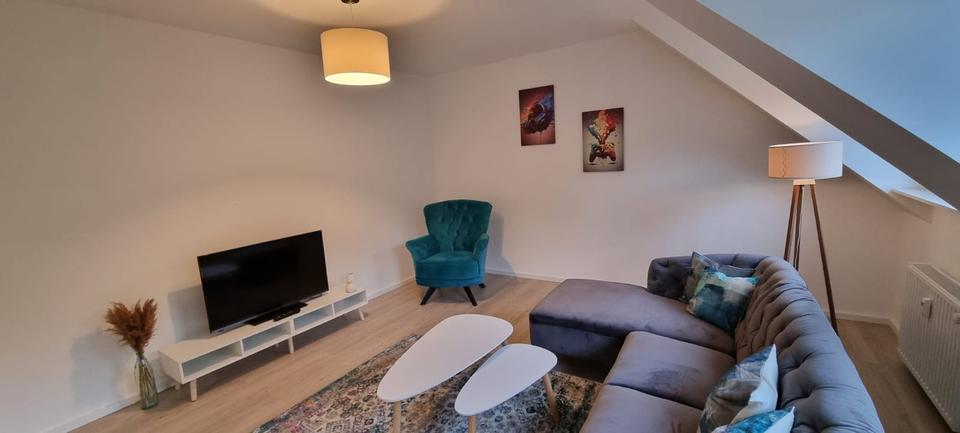 Dachgeschoßwohnung Düsseldorf Stadtbezirk 6 - 2.5 Zimmer, 64 m&sup2;, 1.550&euro; | Angebot:25478964