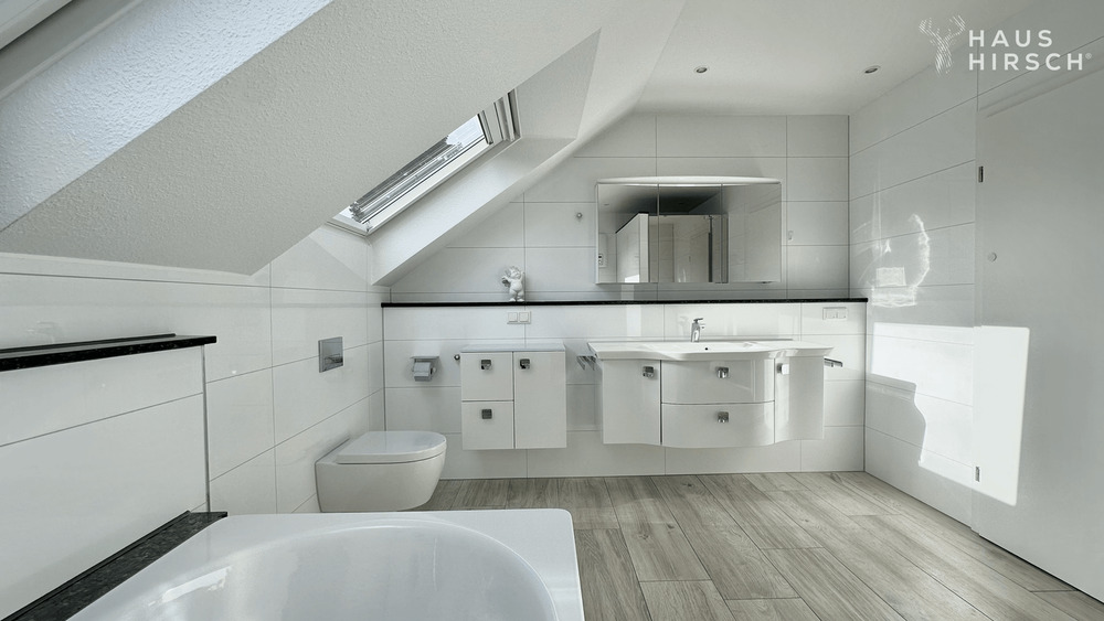 Exklusive 117 qm Luxuswohnung in Ratingen Mitte - Licht & Lebensqualität, Stellplatz, Balkon Küche. 2 zimmer