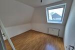 Dachgeschoßwohnung Korschenbroich - 3 Zimmer, 94 m&sup2;, 1.050&euro; | Angebot:25765386