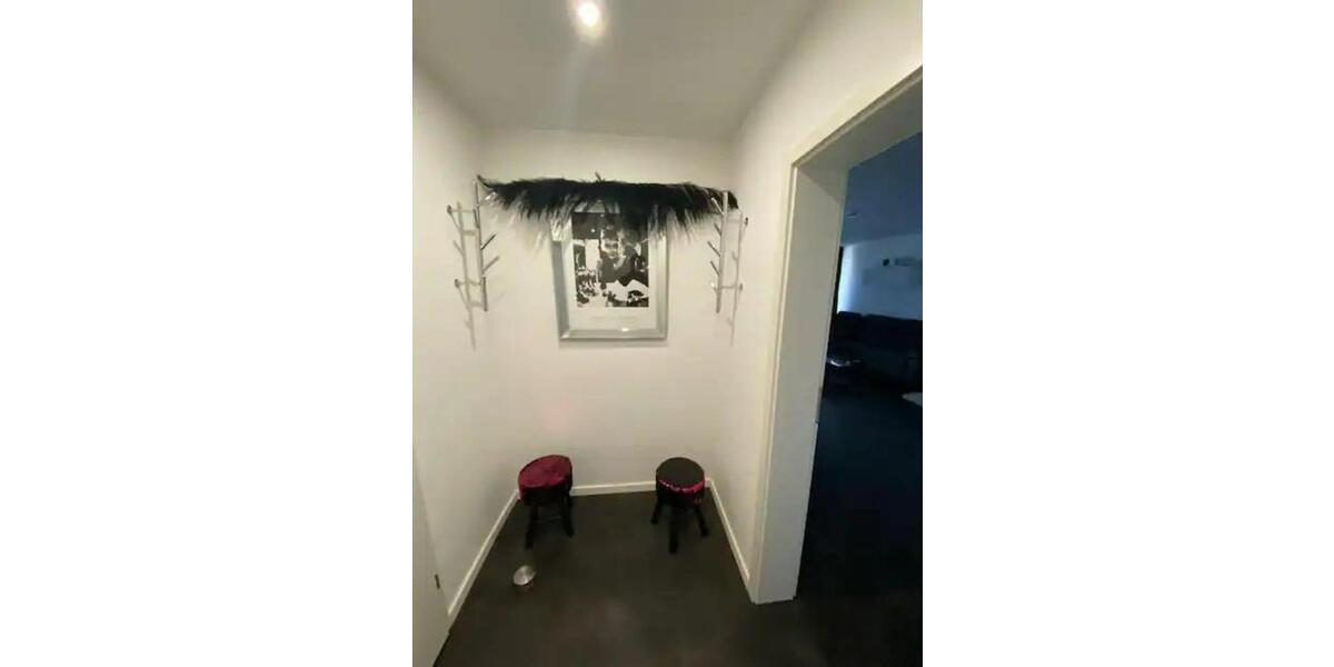 Etagenwohnung Neuss - 2 Zimmer, 70 m&sup2;, 1.300&euro; | Angebot:25806836