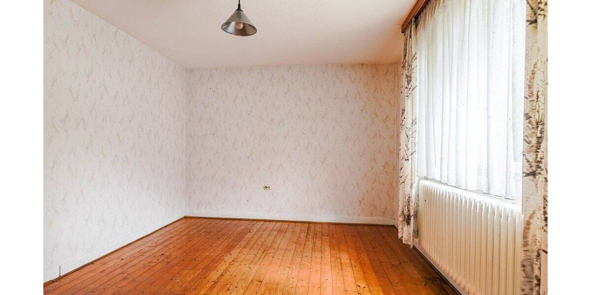 Heimwerker aufgepasst !! Freistehendes Fachwerkhaus * Renovierungsbedarf * ca. 132 m² Wfl. * ca. 354 m² Grundstück * ... 8 zimmer