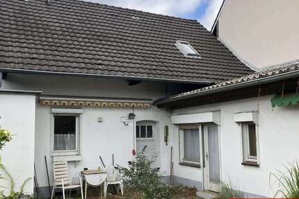 Haus Neuss Holzheim - 6 Zimmer, 100 m&sup2;, 260.000&euro; | Angebot:26586518