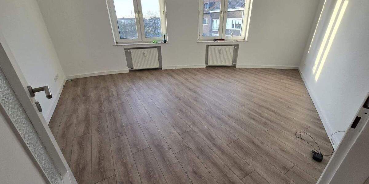 Etagenwohnung Düsseldorf Rath - 3 Zimmer, 92 m&sup2;, 1.250&euro; | Angebot:25141160