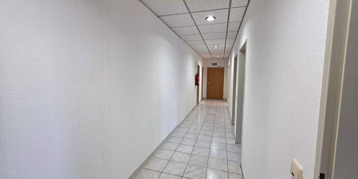 Gewerbeobjekt Velbert Mitte - 7 Zimmer, 210 m&sup2;, 1.600&euro; | Angebot:25246716